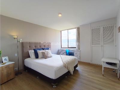 Apartamento de 2 alcobas en venta en El Poblado, Medellín, 69 m² · foto 11 de 18