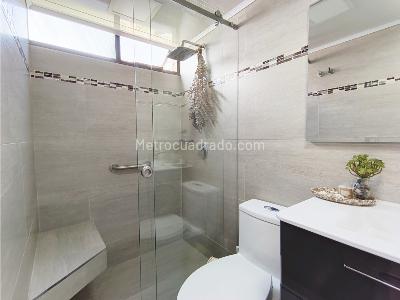 Apartamento de 2 alcobas en venta en El Poblado, Medellín, 69 m² · foto 13 de 18