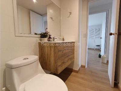 Apartamento de 2 alcobas en venta en El Poblado, Medellín, 69 m² · foto 8 de 18