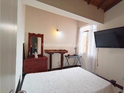 Apartamento de 3 alcobas en venta en La Frontera, Medellín, 78 m² · foto 10 de 17