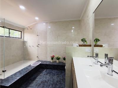 Casa de 5 alcobas en venta en Poblado Las Palmas, Medellín, 436 m² · foto 10 de 20