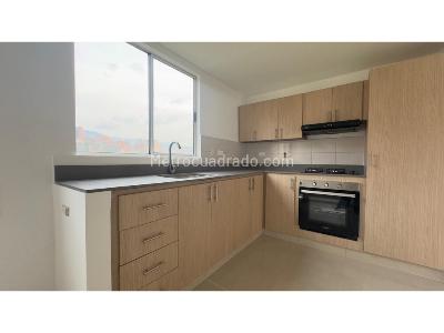 Apartamento de 3 alcobas en venta en El Poblado, Medellín, 99 m² · foto 3 de 20