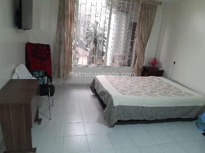 Casa de 5 alcobas en venta en Cedritos Contador, Bogotá, 375 m² · foto 6 de 13