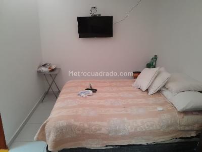 Casa de 5 alcobas en venta en Cedritos Contador, Bogotá, 375 m² · foto 8 de 13