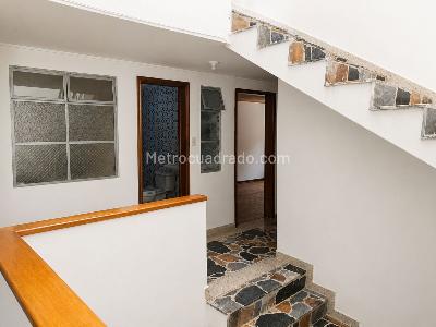 Casa de 5 alcobas en venta en Bellavista, Bogotá, 480 m² · foto 8 de 16