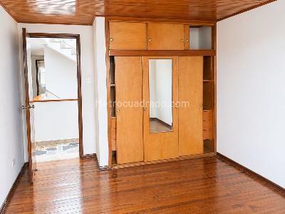Casa de 5 alcobas en venta en Bellavista, Bogotá, 480 m² · foto 14 de 16