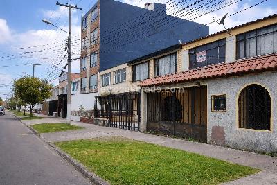 Casa en venta en J, Bogotá · foto 3 de 4