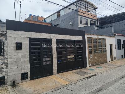 Casa de 3 alcobas en venta en Alamos Norte, Bogotá, 126 m² · foto 2 de 10