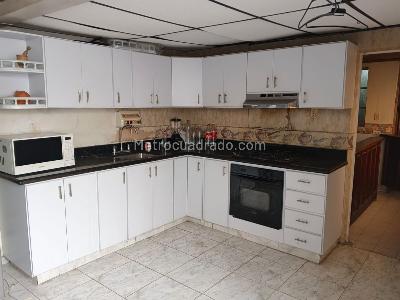 Casa de 4 alcobas en venta en Santa Isabel, Bogotá, 260 m² · foto 4 de 15