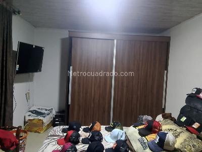 Casa de 4 alcobas en venta en Alamos Norte, Bogotá, 300 m² · foto 5 de 12