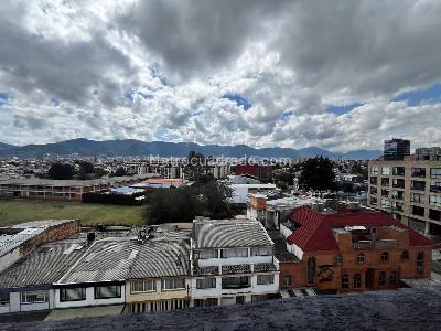 Apartamento de 1 alcoba en venta en J Vargas, Bogotá, 33 m² · foto 11 de 17