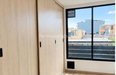 Apartamento de 1 alcoba en venta en J Vargas, Bogotá, 33 m² · foto 8 de 17