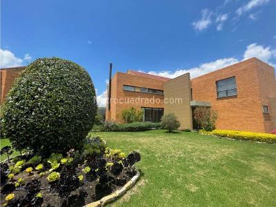 Casa de 4 alcobas en venta en Chia, Chía, 250 m² · foto 2 de 20