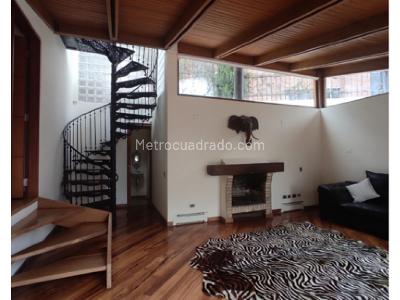 Casa de 4 alcobas en venta en Bosques De Pino, Bogotá, 932 m² · foto 2 de 15