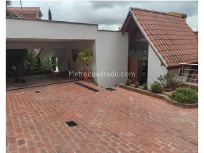 Casa de 4 alcobas en venta en Bosques De Pino, Bogotá, 932 m² · foto 13 de 15