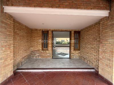 Casa en arriendo en Milla De Oro, Cajicá · foto 3 de 20