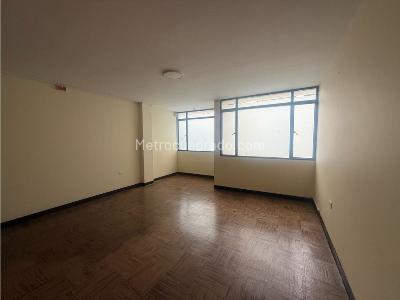 Casa de 5 alcobas en venta en Jose Joaquin Vargas, Bogotá, 350 m² · foto 9 de 17