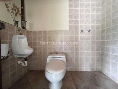 Casa de 5 alcobas en venta en Guaymaral, Bogotá, 1650 m² · foto 10 de 20