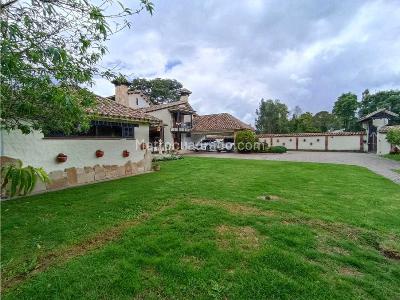 Casa de 5 alcobas en venta en Guaymaral, Bogotá, 1650 m² · foto 13 de 20