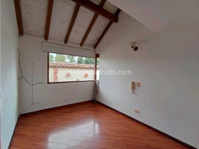 Casa de 5 alcobas en venta en Guaymaral, Bogotá, 1650 m² · foto 3 de 20