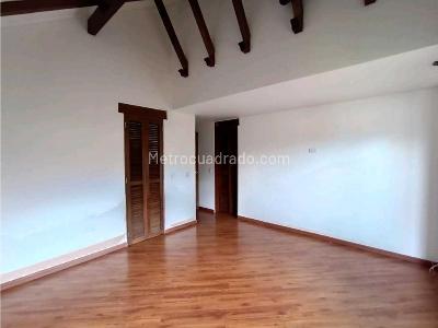 Casa de 5 alcobas en venta en Guaymaral, Bogotá, 1650 m² · foto 5 de 20