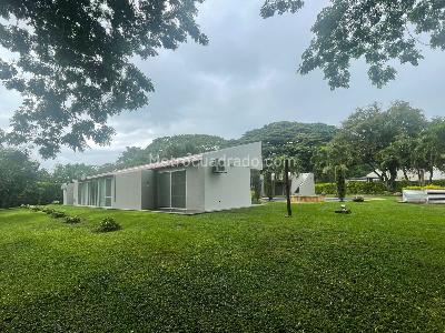 Casa de 4 alcobas en venta en Rozo, Palmira, 387 m² · foto 2 de 17