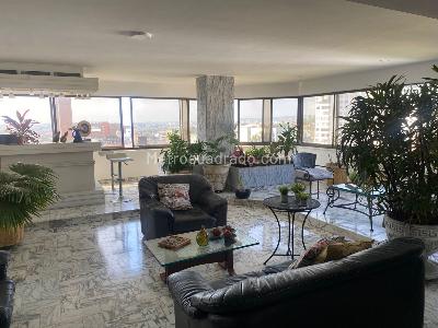 Apartamento de 3 alcobas en venta en Centenario, Cali, 297 m² · foto 12 de 19
