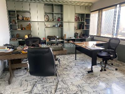 Apartamento de 3 alcobas en venta en Centenario, Cali, 297 m² · foto 13 de 19