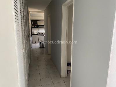 Apartamento de 3 alcobas en venta en Centenario, Cali, 297 m² · foto 14 de 19