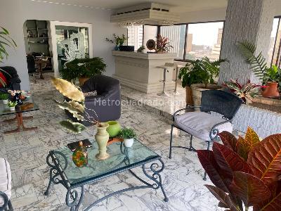 Apartamento de 3 alcobas en venta en Centenario, Cali, 297 m² · foto 18 de 19