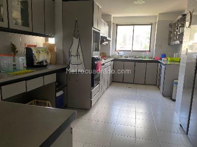 Apartamento de 3 alcobas en venta en Centenario, Cali, 297 m² · foto 5 de 19