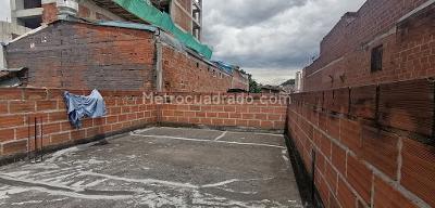 Casa de 5 alcobas en venta en Boston, Medellín, 364 m² · foto 4 de 7