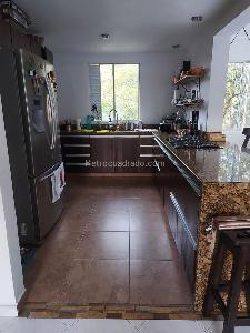 Apartamento de 5 alcobas en venta en Loma Del Escobero, Envigado, 133 m² · foto 2 de 20