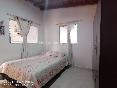 Casa de 3 alcobas en venta en Manrique Central, Medellín, 75 m² · foto 6 de 19