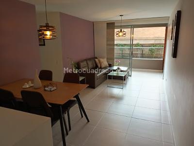 Apartamento de 3 alcobas en venta en San Jose, Sabaneta, 87 m² · foto 2 de 18