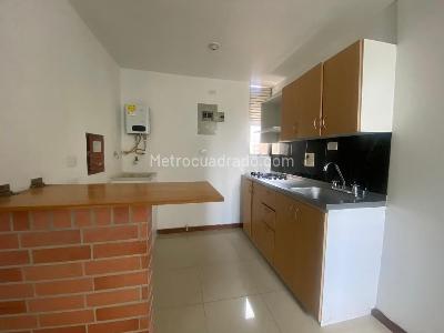 Apartaestudio en venta en La Candelaria, Medellín, 29 m² · foto 10 de 17