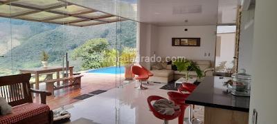 Casa de 4 alcobas en venta en Niquia, Bello · foto 3 de 7
