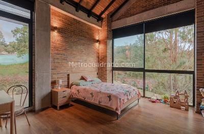 Casa de 4 alcobas en venta en Envigado, Envigado, 1970 m² · foto 2 de 9