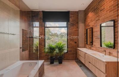 Casa de 4 alcobas en venta en Envigado, Envigado, 1970 m² · foto 3 de 9