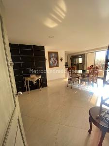 Apartamento de 3 alcobas en venta en Belen Rosales, Medellín, 210 m² · foto 3 de 20