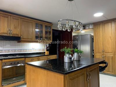 Casa de 5 alcobas en venta en Alto De Las Flores, Sabaneta, 1000 m² · foto 11 de 20