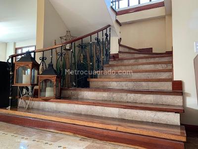Casa de 5 alcobas en venta en Alto De Las Flores, Sabaneta, 1000 m² · foto 12 de 20