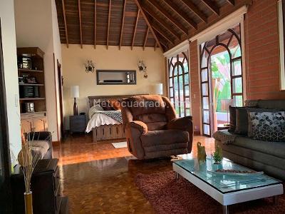 Casa de 5 alcobas en venta en Alto De Las Flores, Sabaneta, 1000 m² · foto 14 de 20