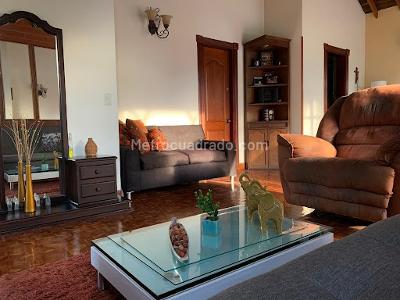Casa de 5 alcobas en venta en Alto De Las Flores, Sabaneta, 1000 m² · foto 15 de 20