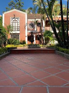 Casa de 5 alcobas en venta en Alto De Las Flores, Sabaneta, 1000 m² · foto 2 de 20