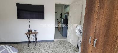 Apartaestudio en venta en Laureles, Medellín, 33 m² · foto 3 de 13