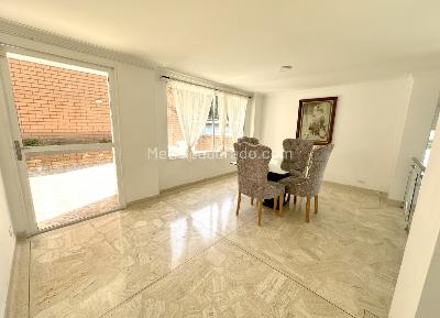 Casa de 5 alcobas en venta en El Poblado, Medellín, 470 m² · foto 3 de 20