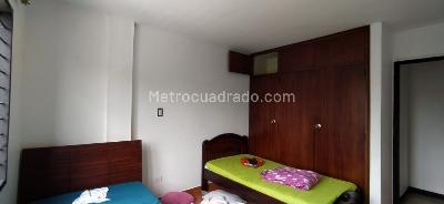 Casa de 5 alcobas en venta en Boston, Medellín, 220 m² · foto 5 de 17