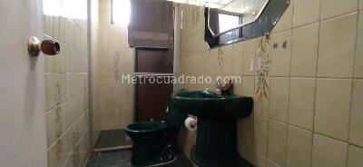 Casa de 5 alcobas en venta en Boston, Medellín, 220 m² · foto 10 de 17