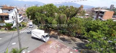 Casa de 5 alcobas en venta en Boston, Medellín, 220 m² · foto 15 de 17